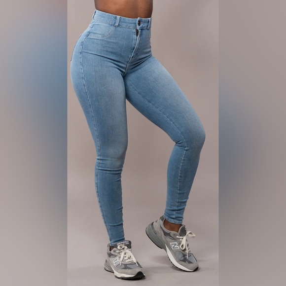 NWT FITJEANS 360 High Waisted Skinny Jeans Flattering Contour Leggings Denim - Picture 3 of 12